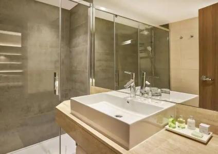 NH Sants Barcelona - 40