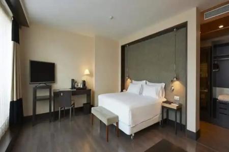 NH Sants Barcelona - 10