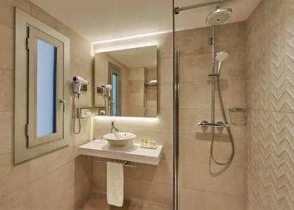 NH Sants Barcelona - 18