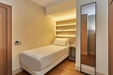 NH Sants Barcelona - 38