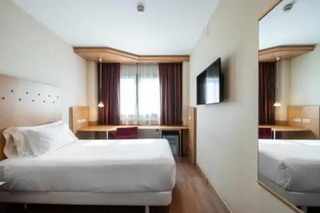 Catalonia La Maquinista - 103