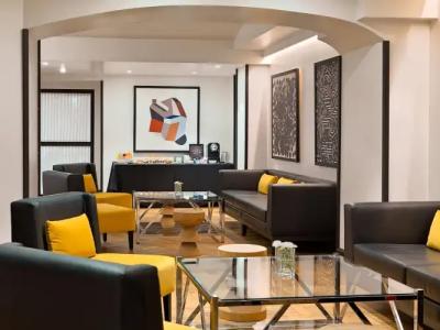 H10 Universitat - 15