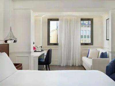 H10 Universitat - 40