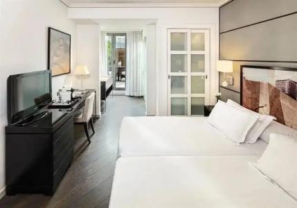 H10 Universitat - 34