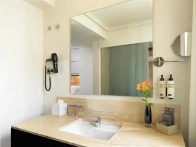 H10 Universitat - 36