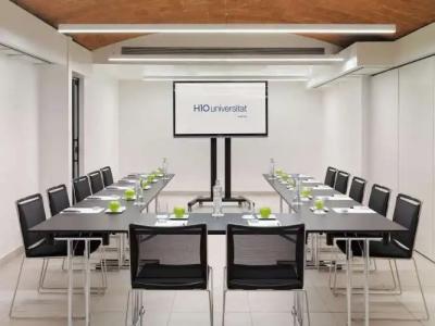 H10 Universitat - 25