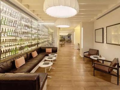 H10 Universitat - 19