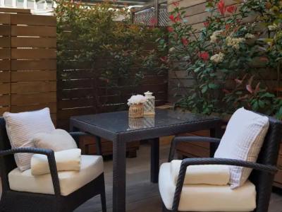 H10 Universitat - 17