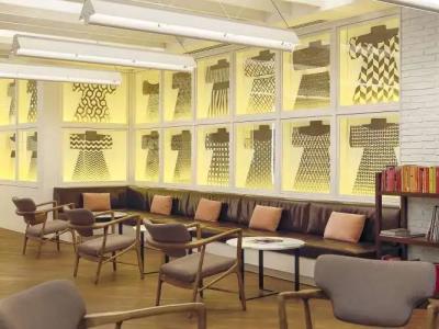 H10 Universitat - 12