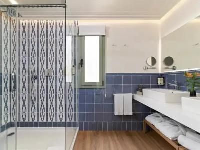 H10 Universitat - 44