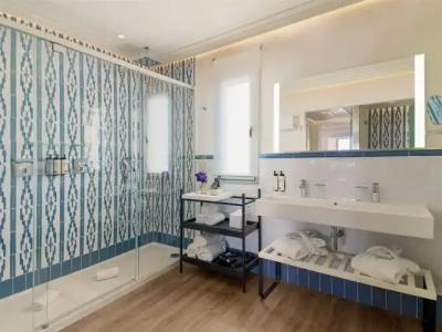 H10 Universitat - 43