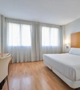 Hesperia Barcelona Del Mar - 32