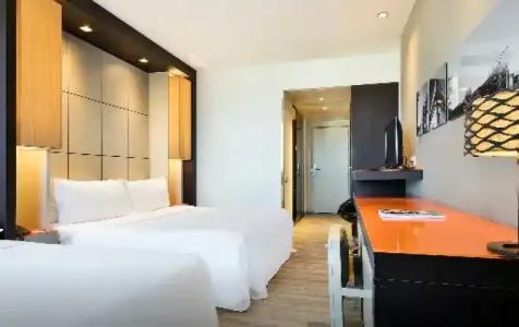 Barcelona Condal Mar Affiliated by Meliá - 101