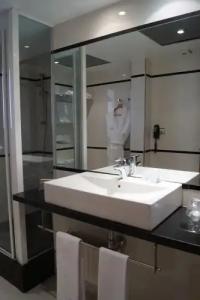 Best Western Premier Dante - 14