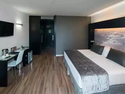 Catalonia Catedral - 44