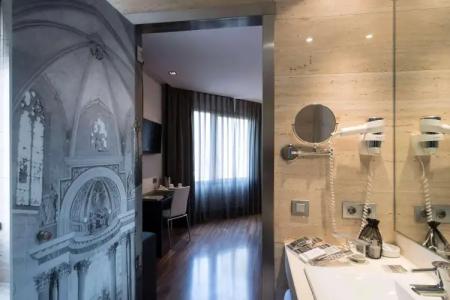 Catalonia Catedral - 9