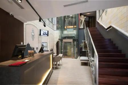 Catalonia Catedral - 16