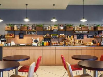 Ibis Barcelona Meridiana - 16