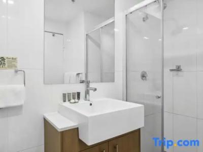 APX World Square - 169