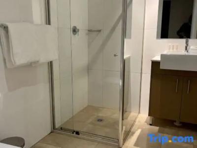 APX World Square - 141