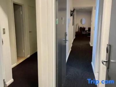 APX World Square - 135