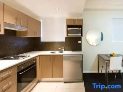 APX World Square - 92