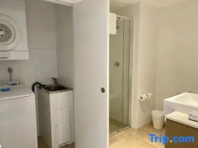 APX World Square - 140