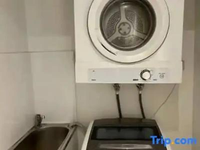 APX World Square - 112