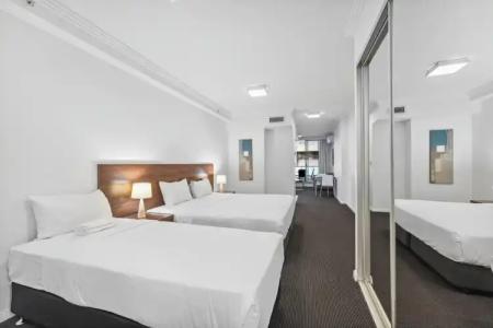 APX World Square - 131