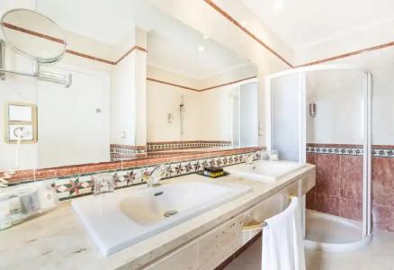 Globales Reina Cristina - 109