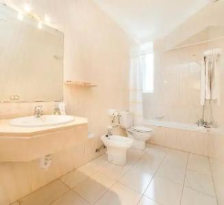 Globales Reina Cristina - 74