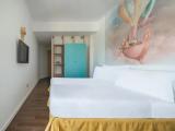 2 Bedrooms Standard Family room