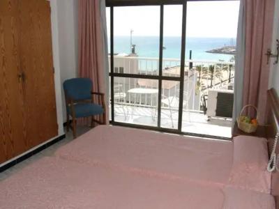 Amic Miraflores - 50