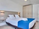 3 Bedrooms Sextuple Apartment