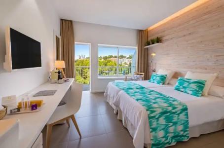 FERGUS Style Palmanova - Adults Only - 24