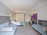 Junior Suite with pool view