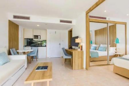 Zafiro Palmanova - 67