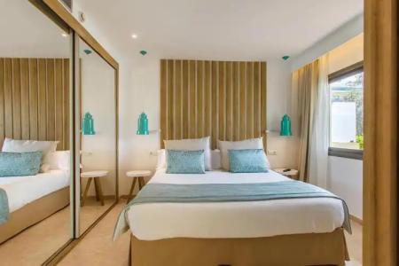 Zafiro Palmanova - 65