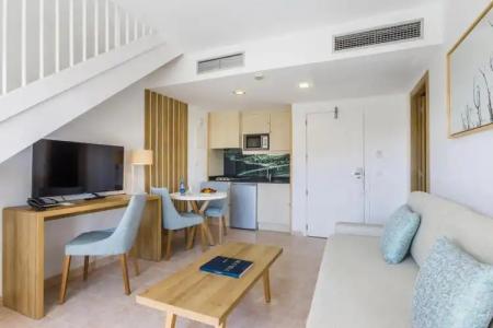 Zafiro Palmanova - 60