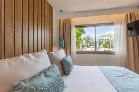 Zafiro Palmanova - 64