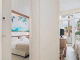 Interconnecting Family room