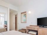 Interconnecting Family room with pool view