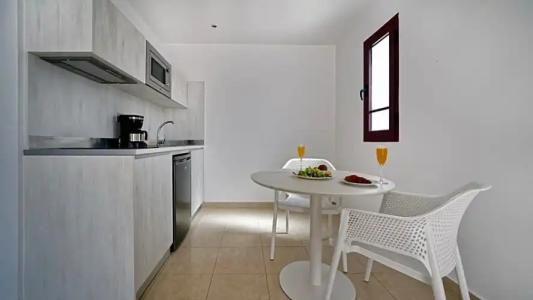 Broncemar Beach Suites - 40