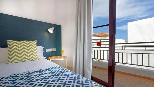 Broncemar Beach Suites - 37