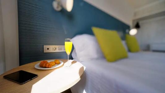 Broncemar Beach Suites - 11