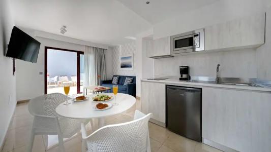 Broncemar Beach Suites - 24