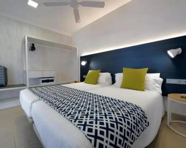 Broncemar Beach Suites - 58