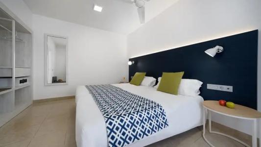 Broncemar Beach Suites - 36