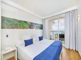 Double room with partial sea view