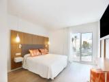 Double room with pool view